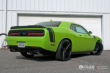 Dodge Challenger RT Scat Pack on 22in Vossen VPS-305T Wheels