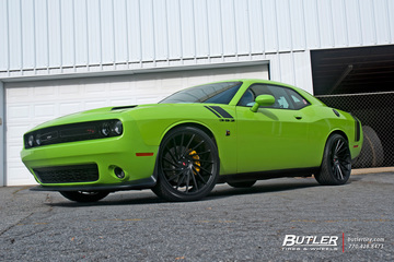 Dodge Challenger RT Scat Pack on 22in Vossen VPS-305T Wheels
