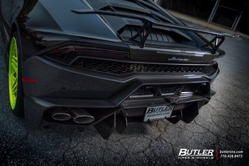 Vorsteiner Novara Lamborghini Huracan with Vossen ML-R3 Wheels 