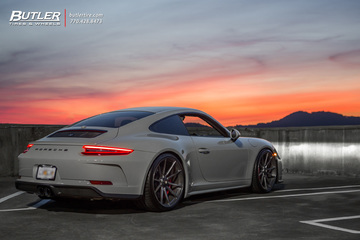 Porsche 991.2 GT3 Touring with 21in custom Vossen M-X2 Wheels