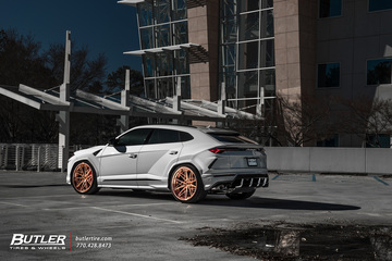 Lowered Lamborghini Urus with AG Luxury F538 Wheels and Vredestein Tires