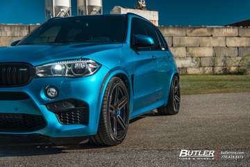 Lowered BMW X5M with 22in Vossen HF-1 Wheels and Vredestein Tires