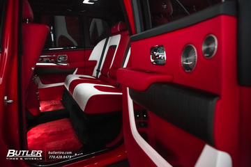 Rolls Royce Cullinan with 24in Forgiato Tecnica Tec 3.6 Wheels and Pirelli Scorpion Zero Tires