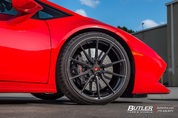 Lowered Lamborghini Huracan on Vossen ML-X2 Wheels