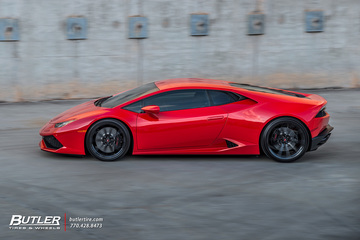 Lowered Lamborghini Huracan on Vossen ML-X2 Wheels