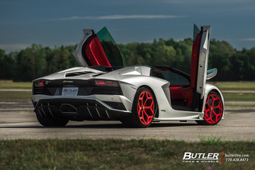 Lamborghini Aventador S Roadster with 21in Novitec NL4 Wheels and Pirelli P Zero Tires