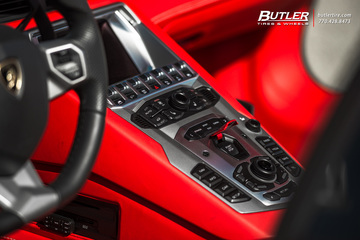 Lamborghini Aventador S Roadster with 21in Novitec NL4 Wheels and Pirelli P Zero Tires