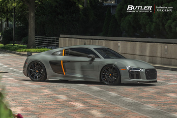 Audi R8 V10 on custom 21in Savini SV86 Wheels
