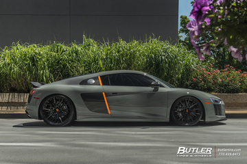 Audi R8 V10 on custom 21in Savini SV86 Wheels