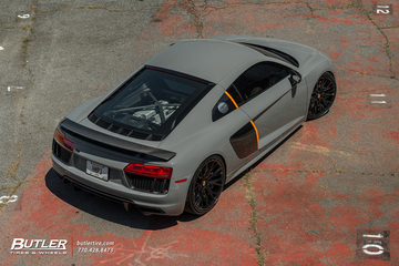 Audi R8 V10 on custom 21in Savini SV86 Wheels