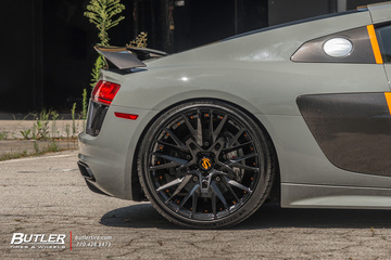 Audi R8 V10 on custom 21in Savini SV86 Wheels