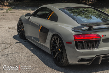 Audi R8 V10 on custom 21in Savini SV86 Wheels